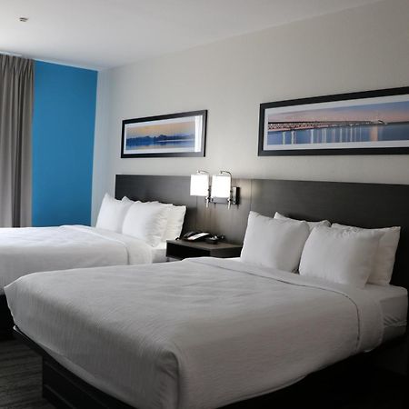 Quality Inn & Suites Буда Екстер'єр фото