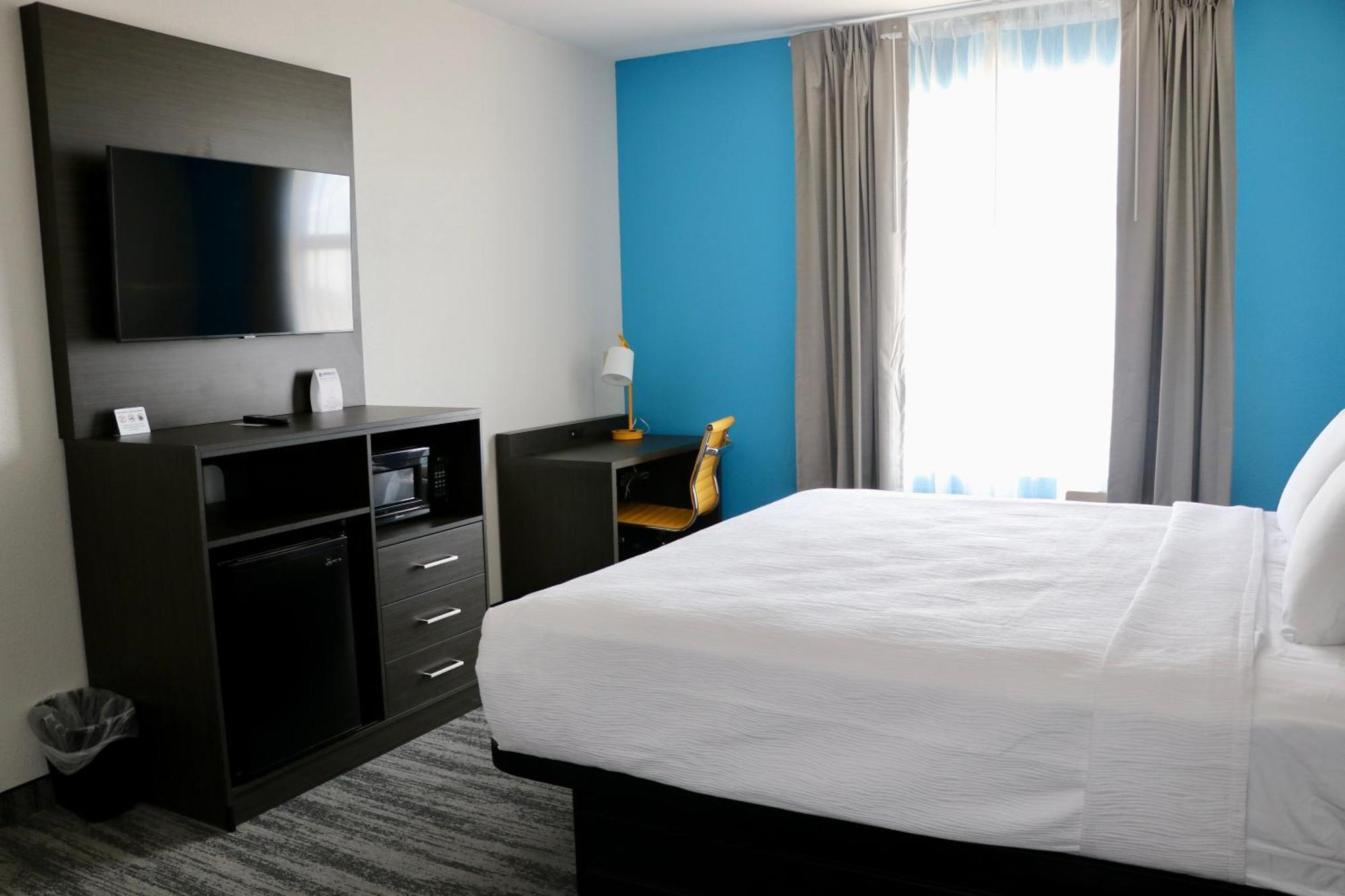 Quality Inn & Suites Буда Екстер'єр фото