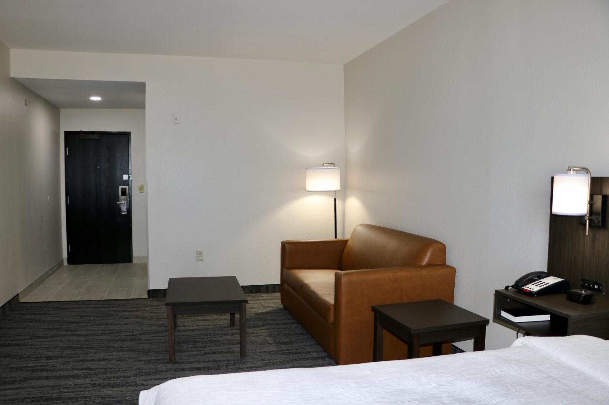 Quality Inn & Suites Буда Екстер'єр фото