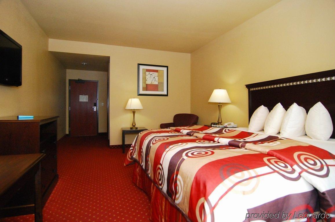Quality Inn & Suites Буда Номер фото