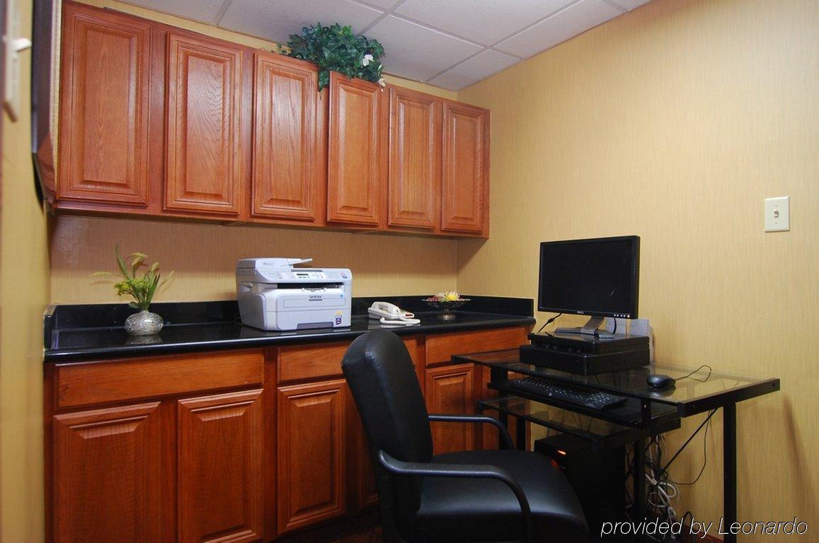 Quality Inn & Suites Буда Зручності фото